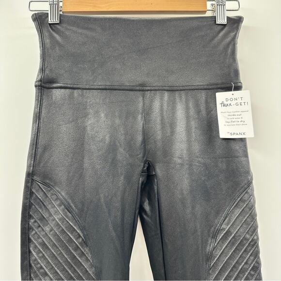 Spanx Faux Leather Mid Rise Moto Leggings in Very Black Size M - Picture 4 of 13
